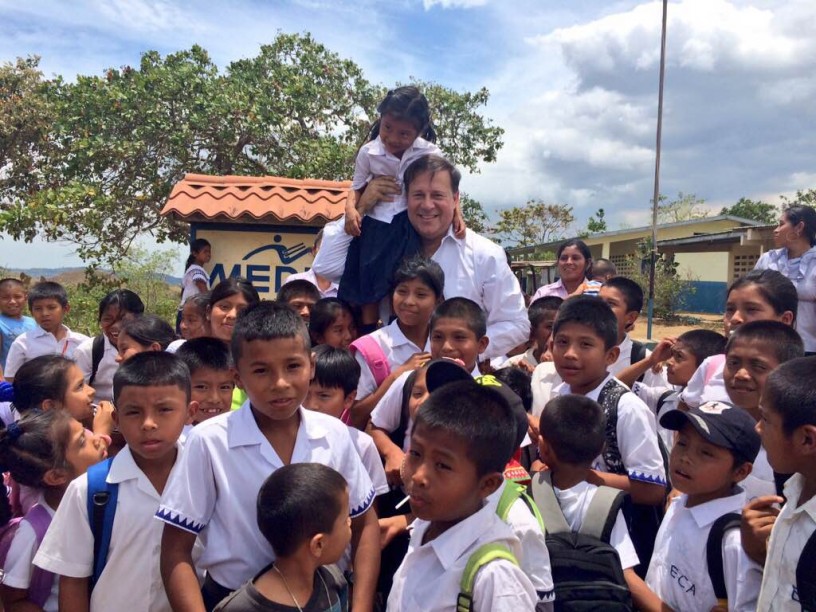 Presidente Varela se reúne con residentes de comunidades de Nole Duima en la Comarca Ngäbe Buglé